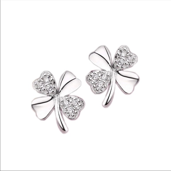 Jewelry - ☘️Sterling Silver Shamrock Earrings